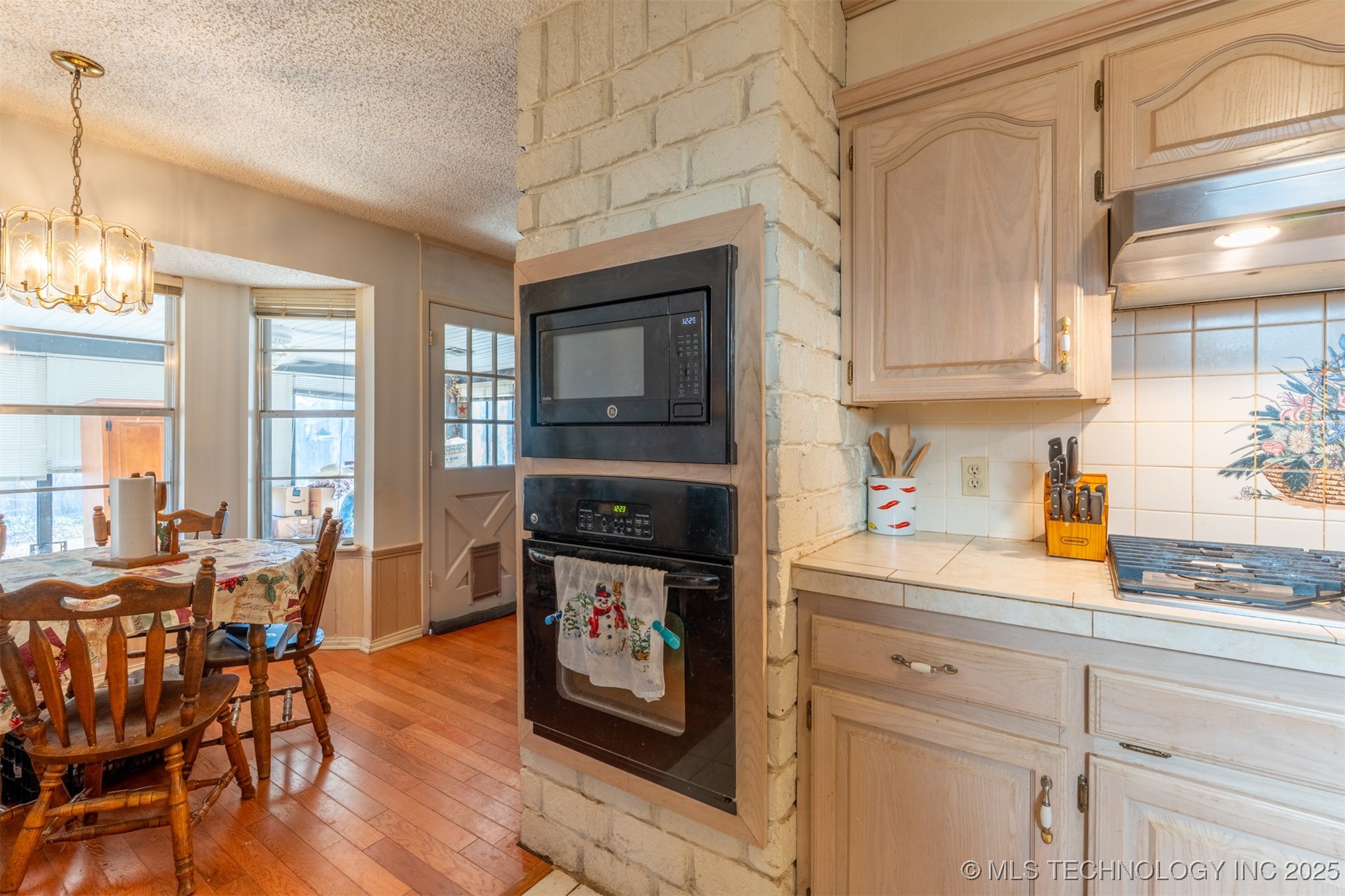 6915 S 77th East Avenue E Property Photo 10