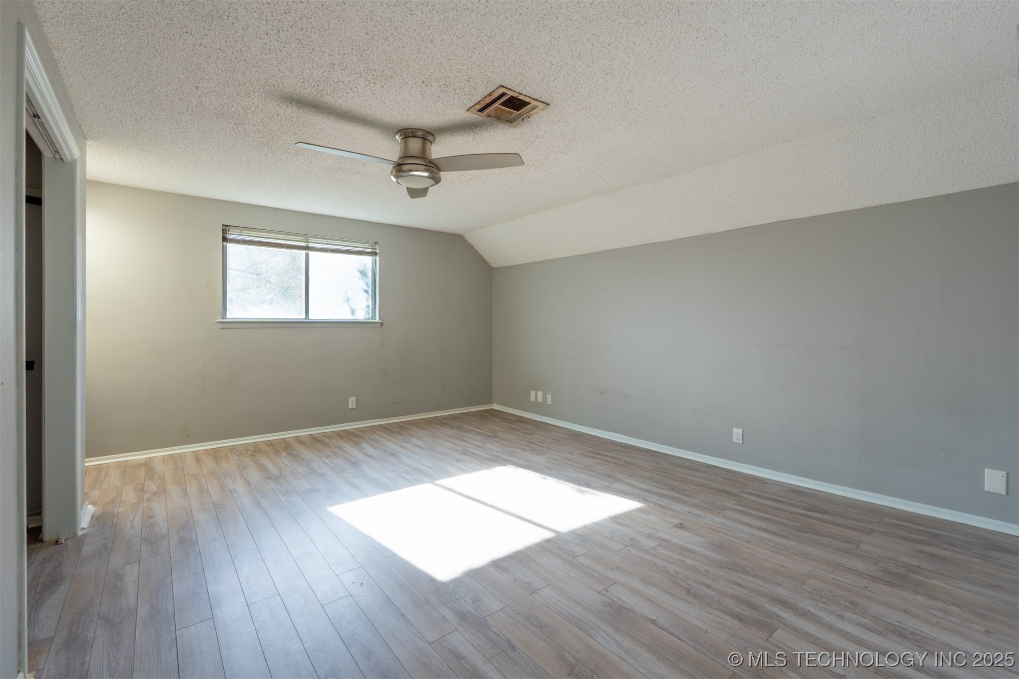 6915 S 77th East Avenue E Property Photo 11