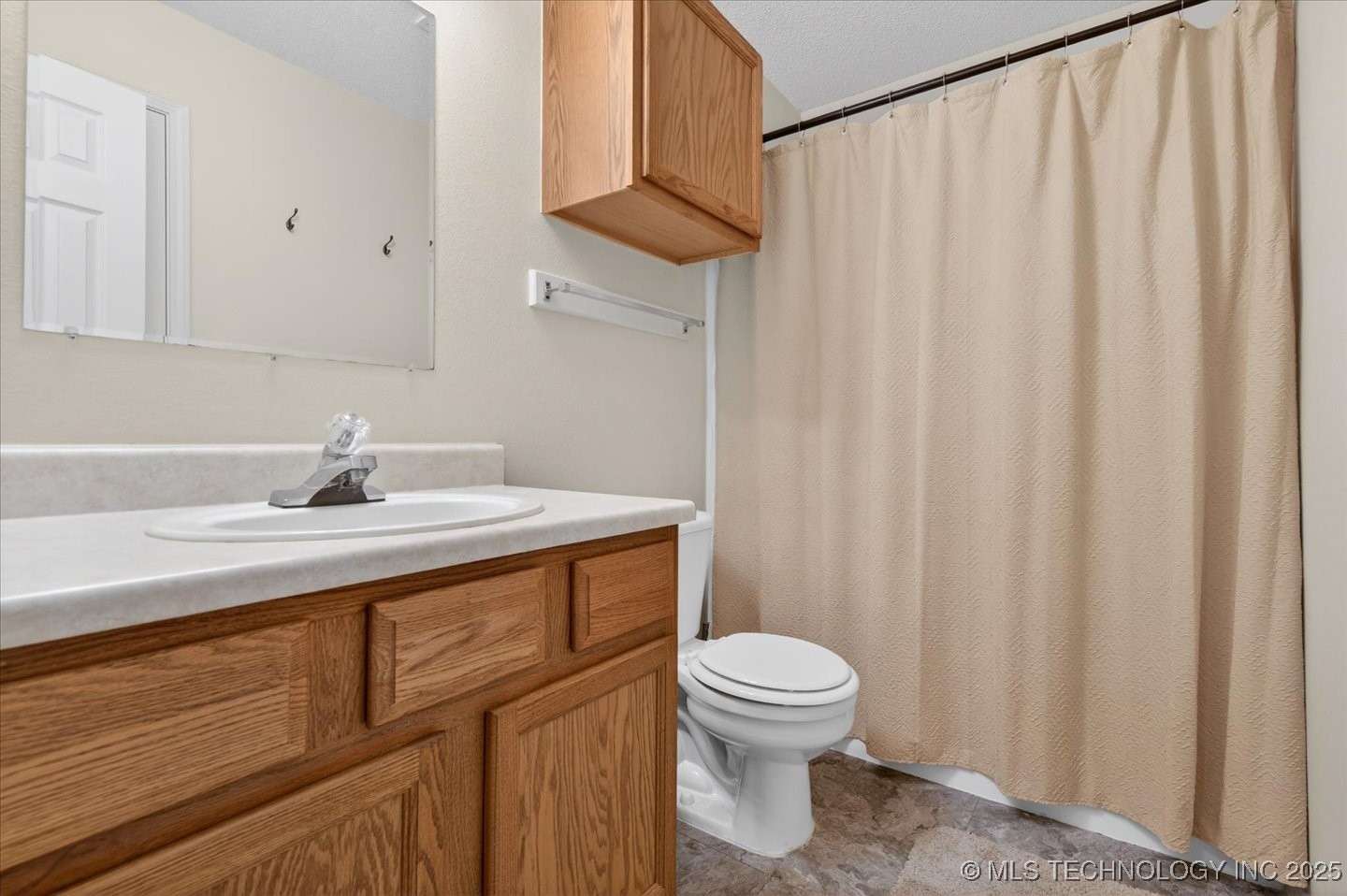 629 S Moore Avenue Property Photo 14