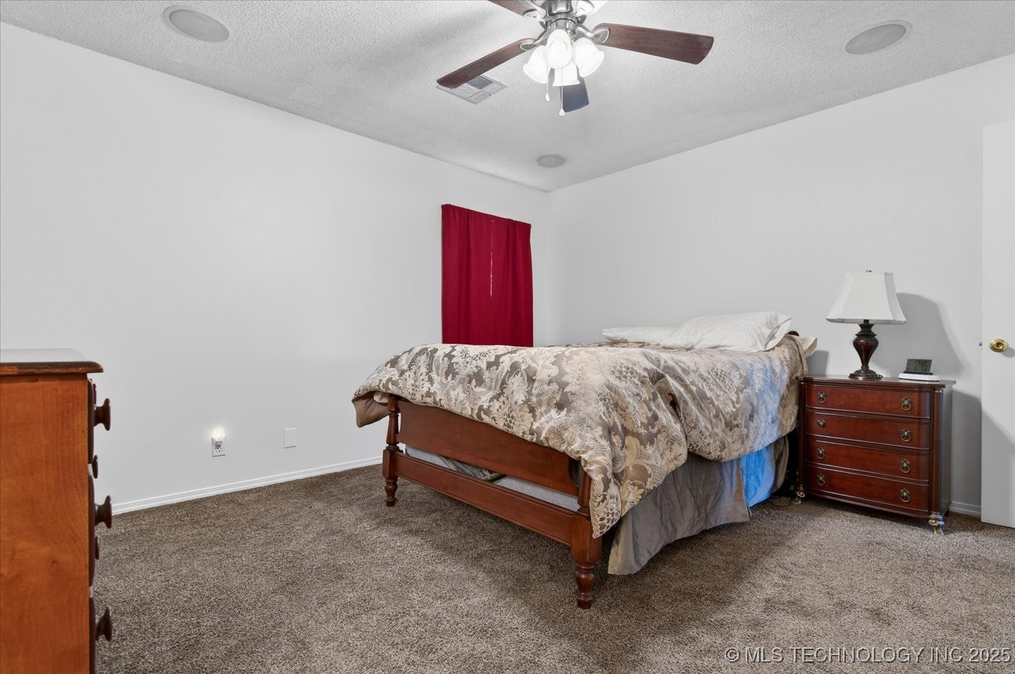 629 S Moore Avenue Property Photo 16