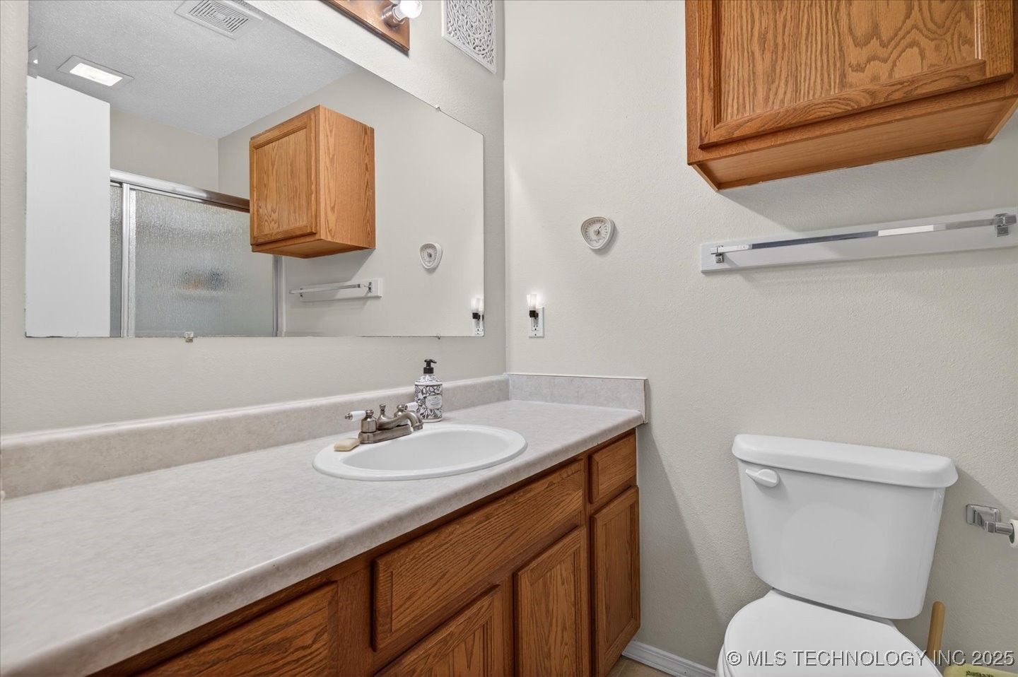 629 S Moore Avenue Property Photo 19