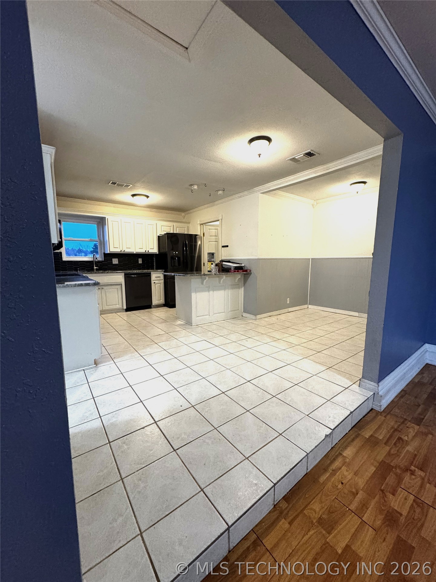 5485 Primrose Lane Property Photo 6