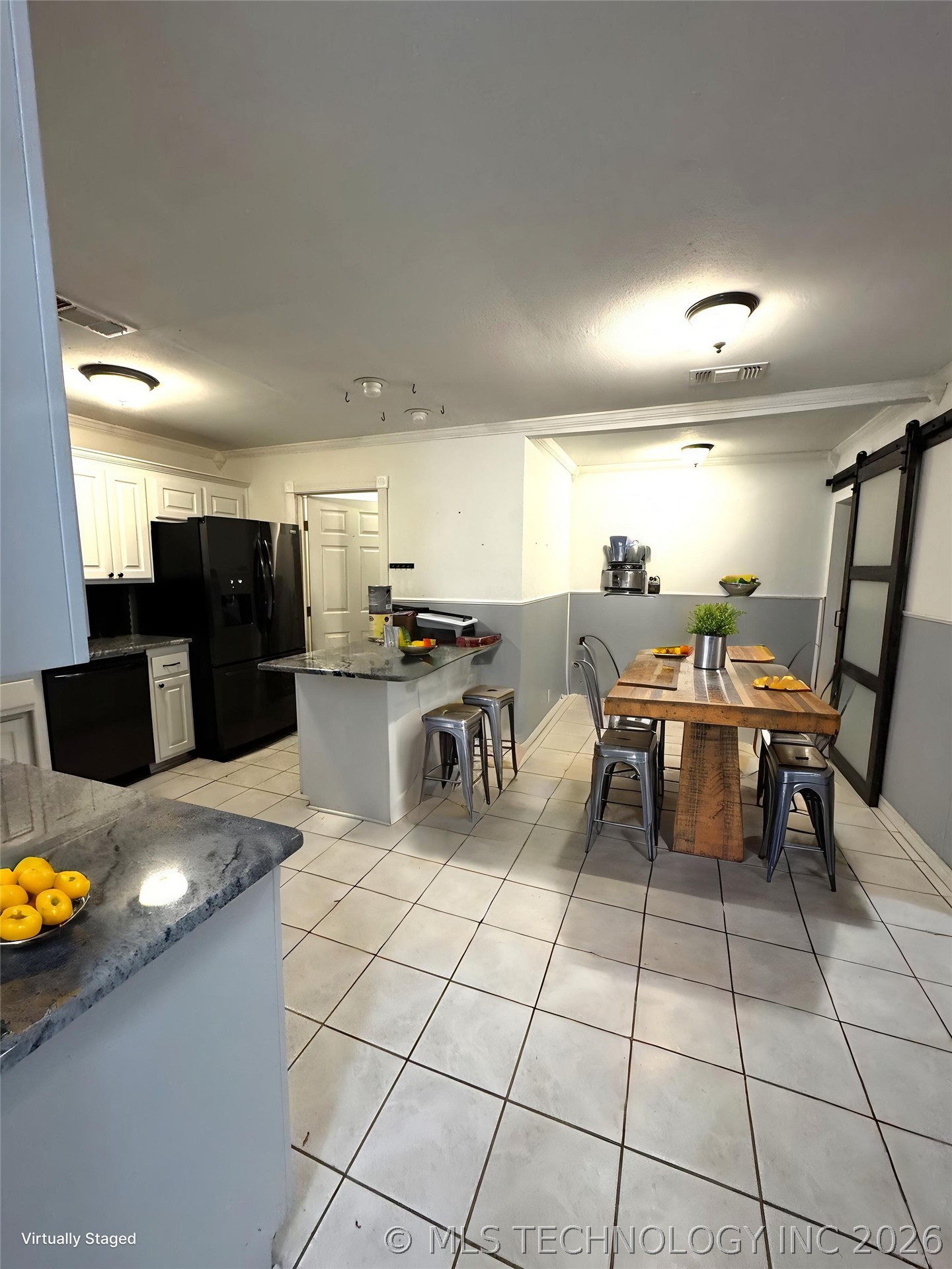 5485 Primrose Lane Property Photo 7