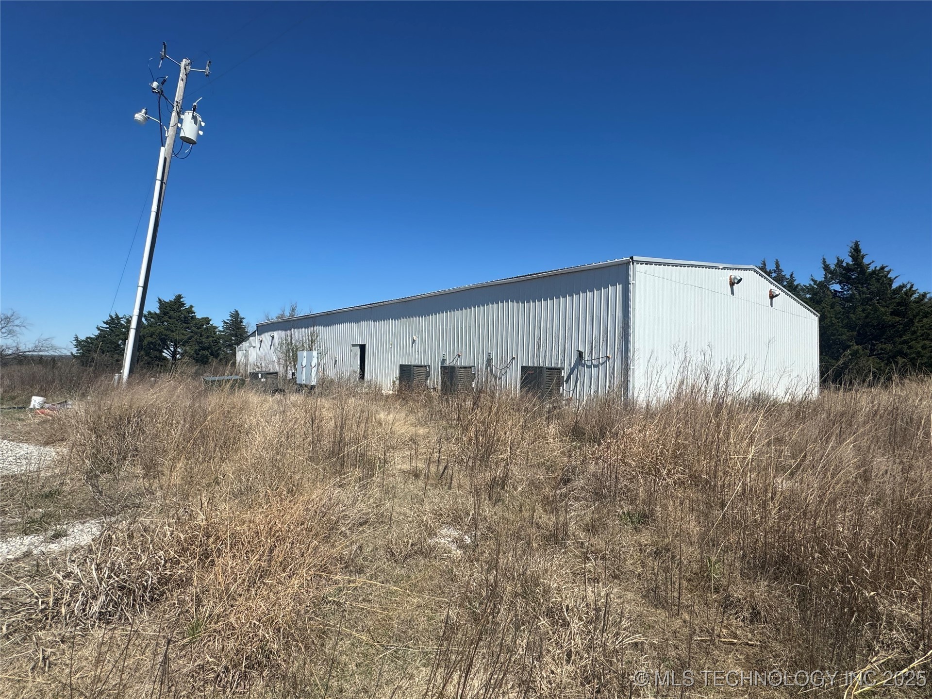 19500 E 6th Street Property Photo 2