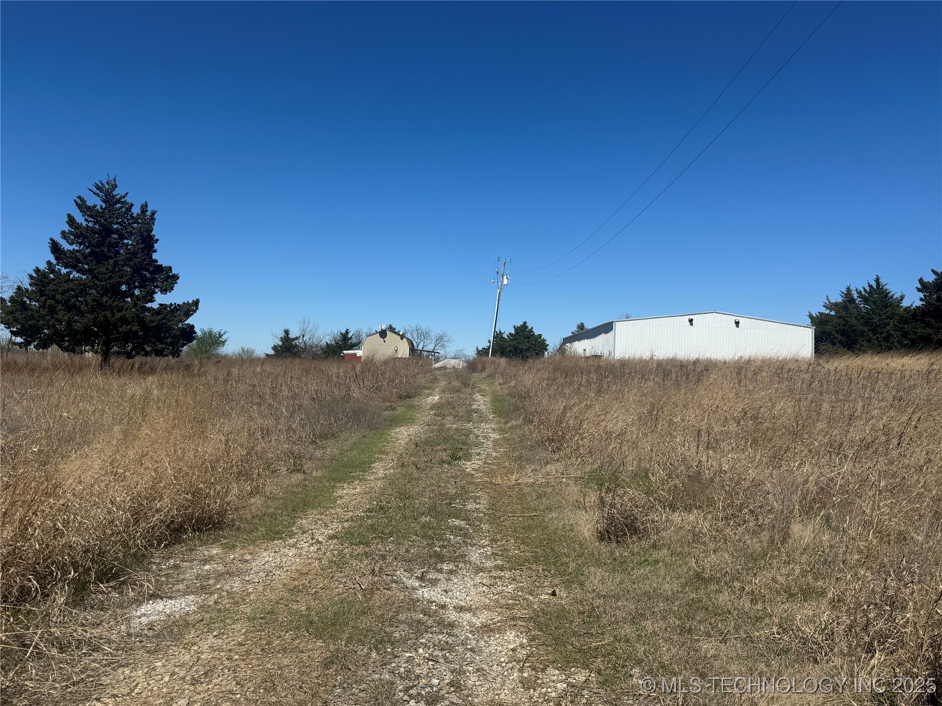 19500 E 6th Street Property Photo 3