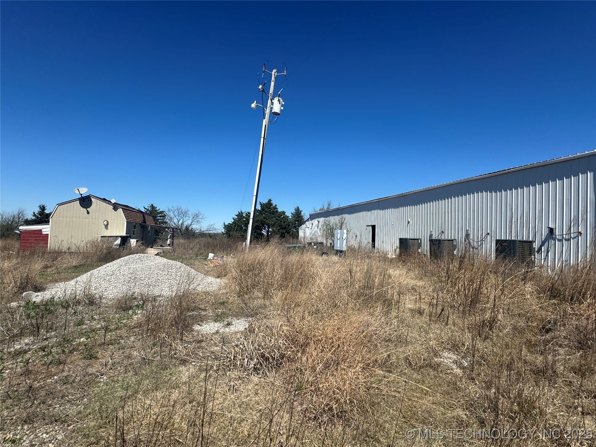 19500 E 6th Street Property Photo 4