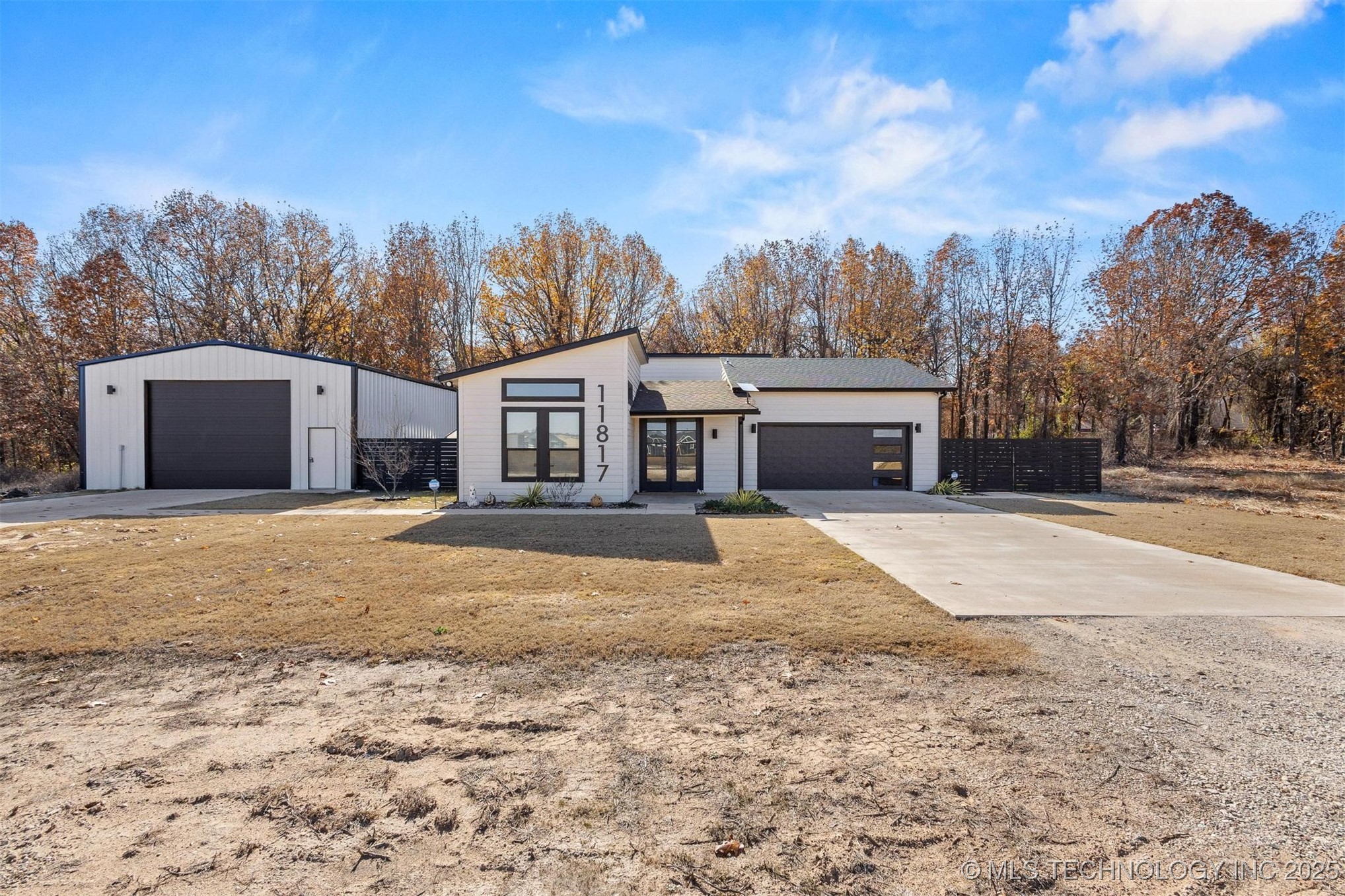 11817 Maximus Lane Property Photo 2