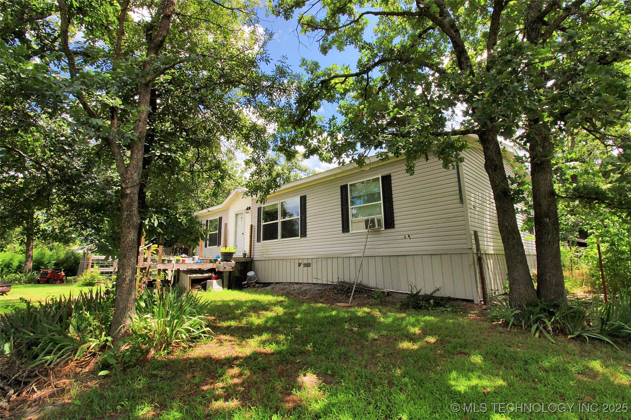 21098 S 495 Road Property Photo 6