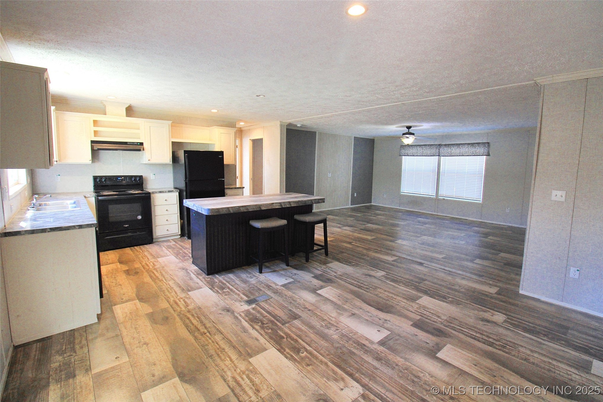 21098 S 495 Road Property Photo 13