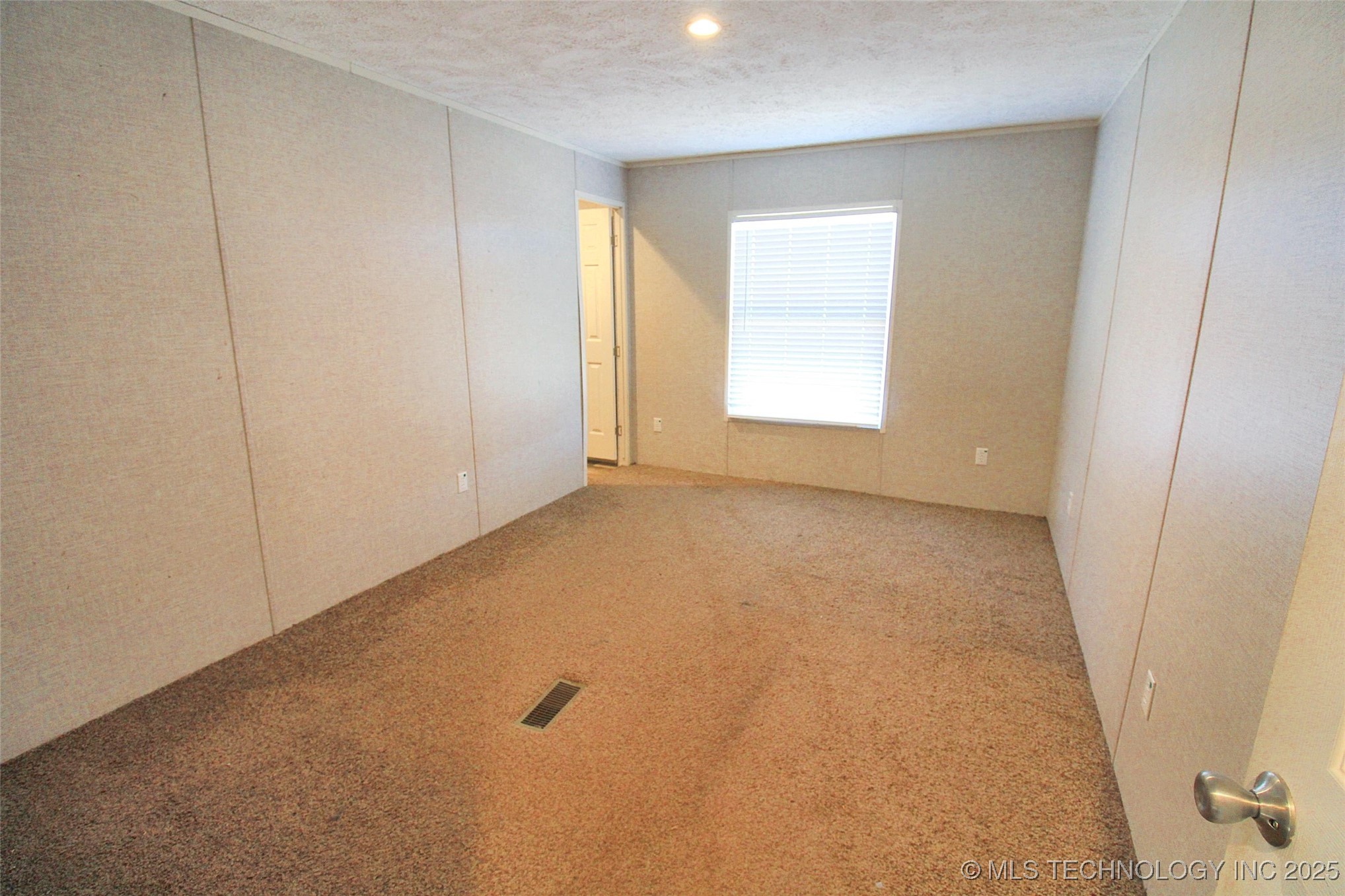 21098 S 495 Road Property Photo 25