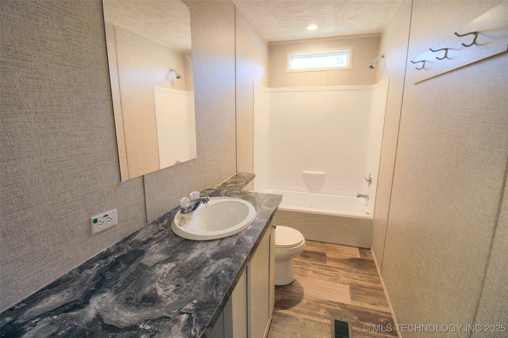 21098 S 495 Road Property Photo 28