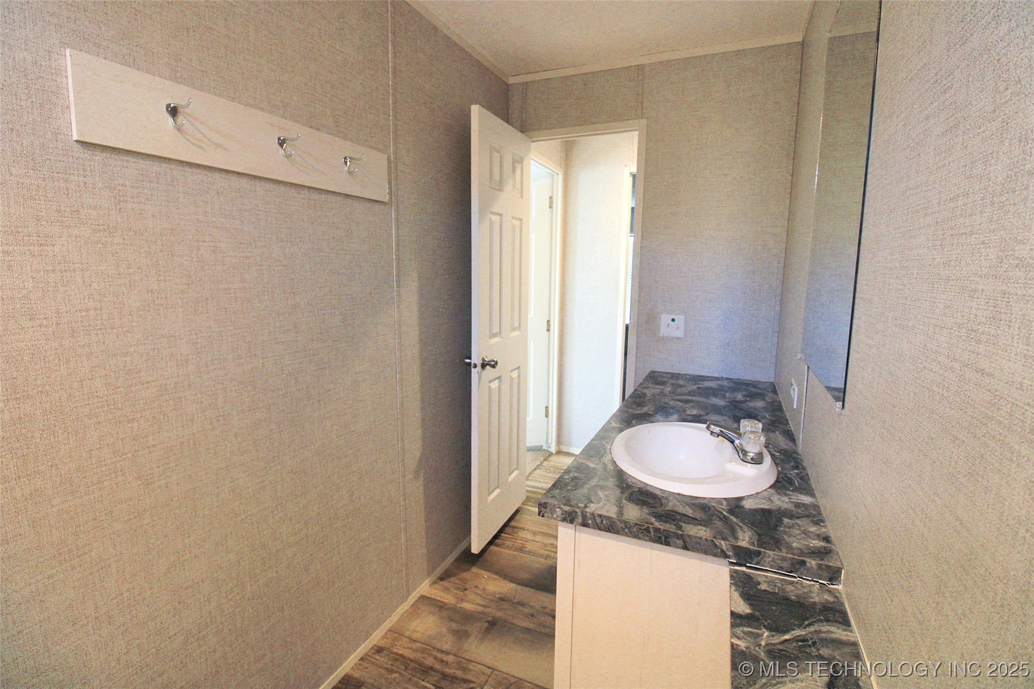 21098 S 495 Road Property Photo 30