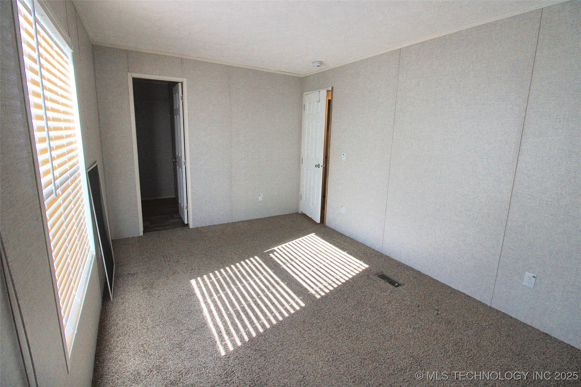 21098 S 495 Road Property Photo 32