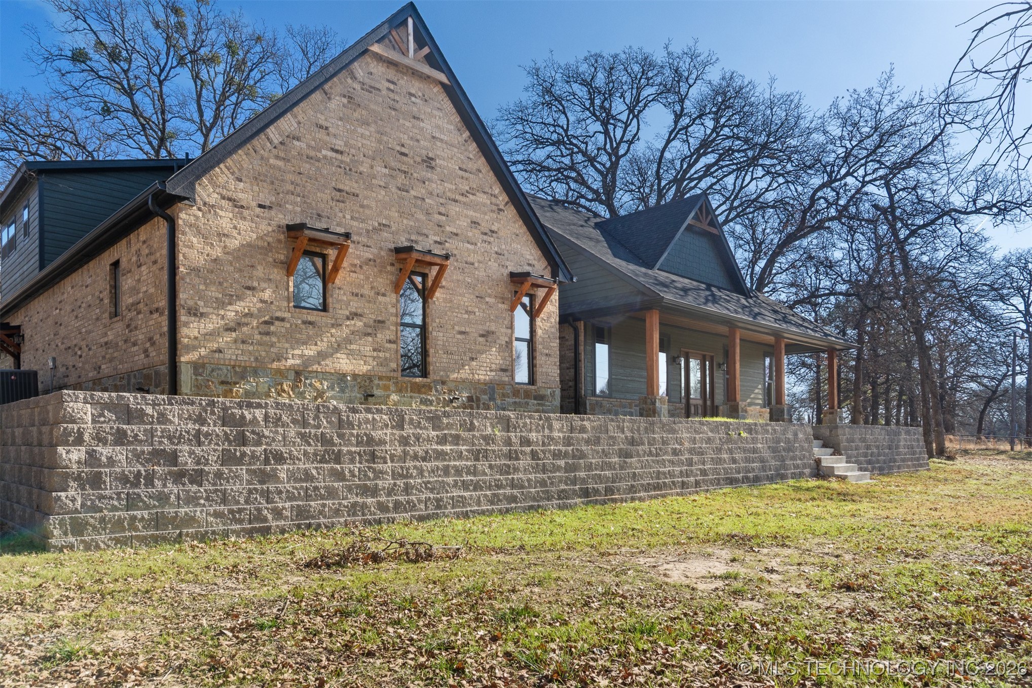 1409 Woodland Circle Property Photo 3