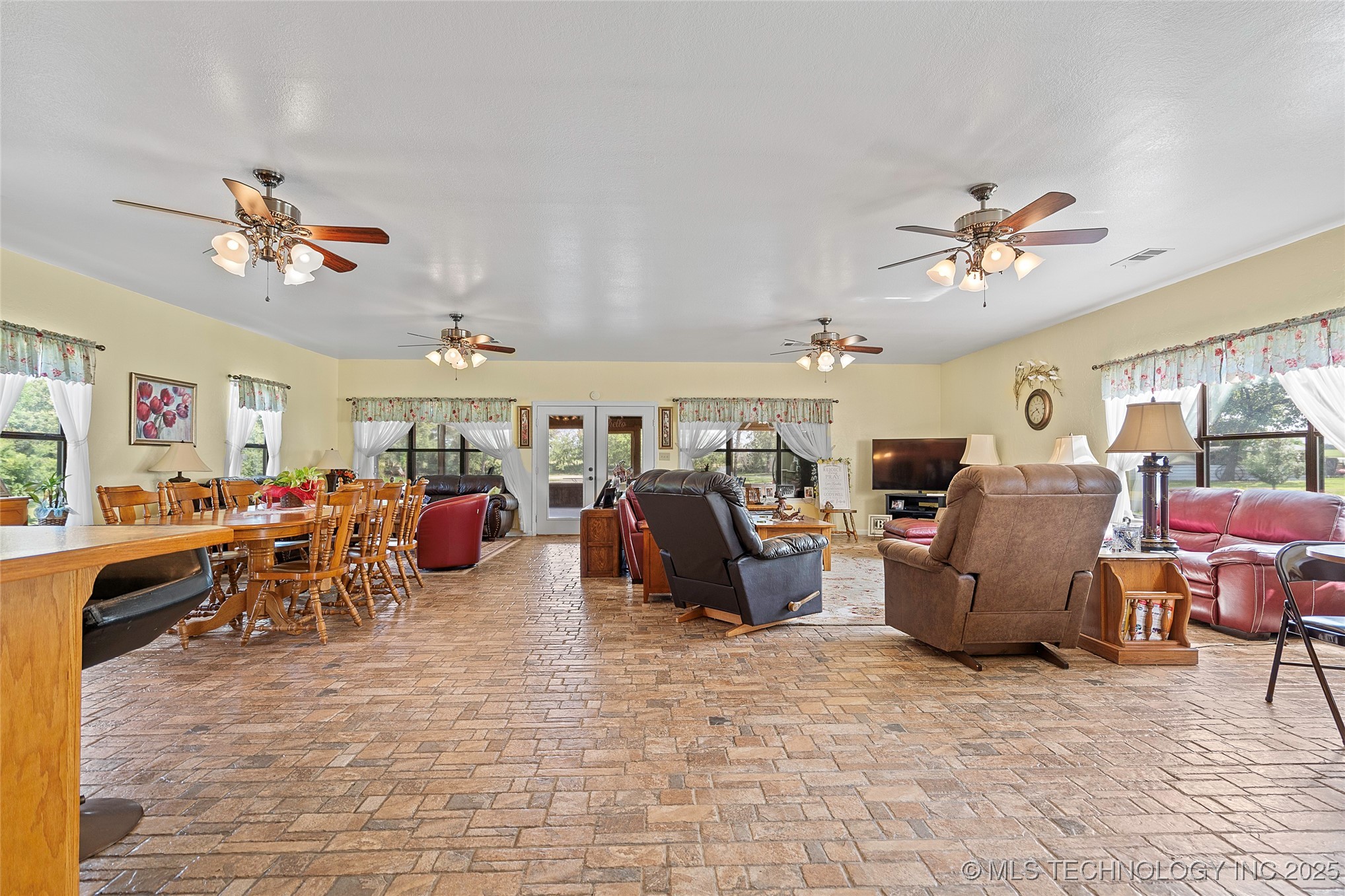 13605 Memorial Property Photo 4