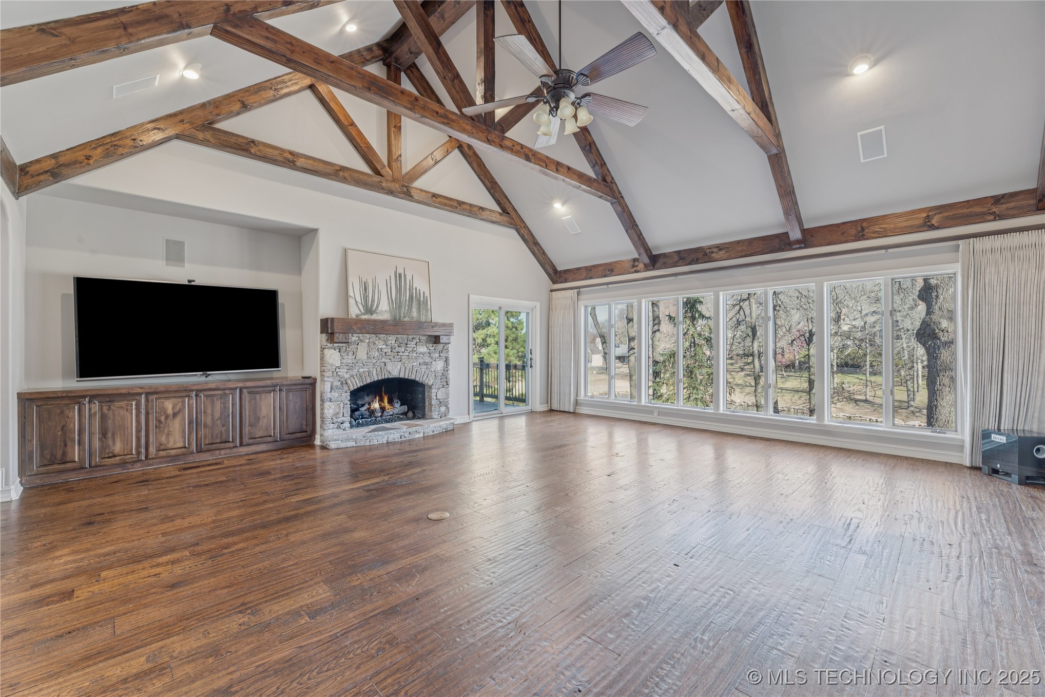 9701 S Richmond Avenue Property Photo 6