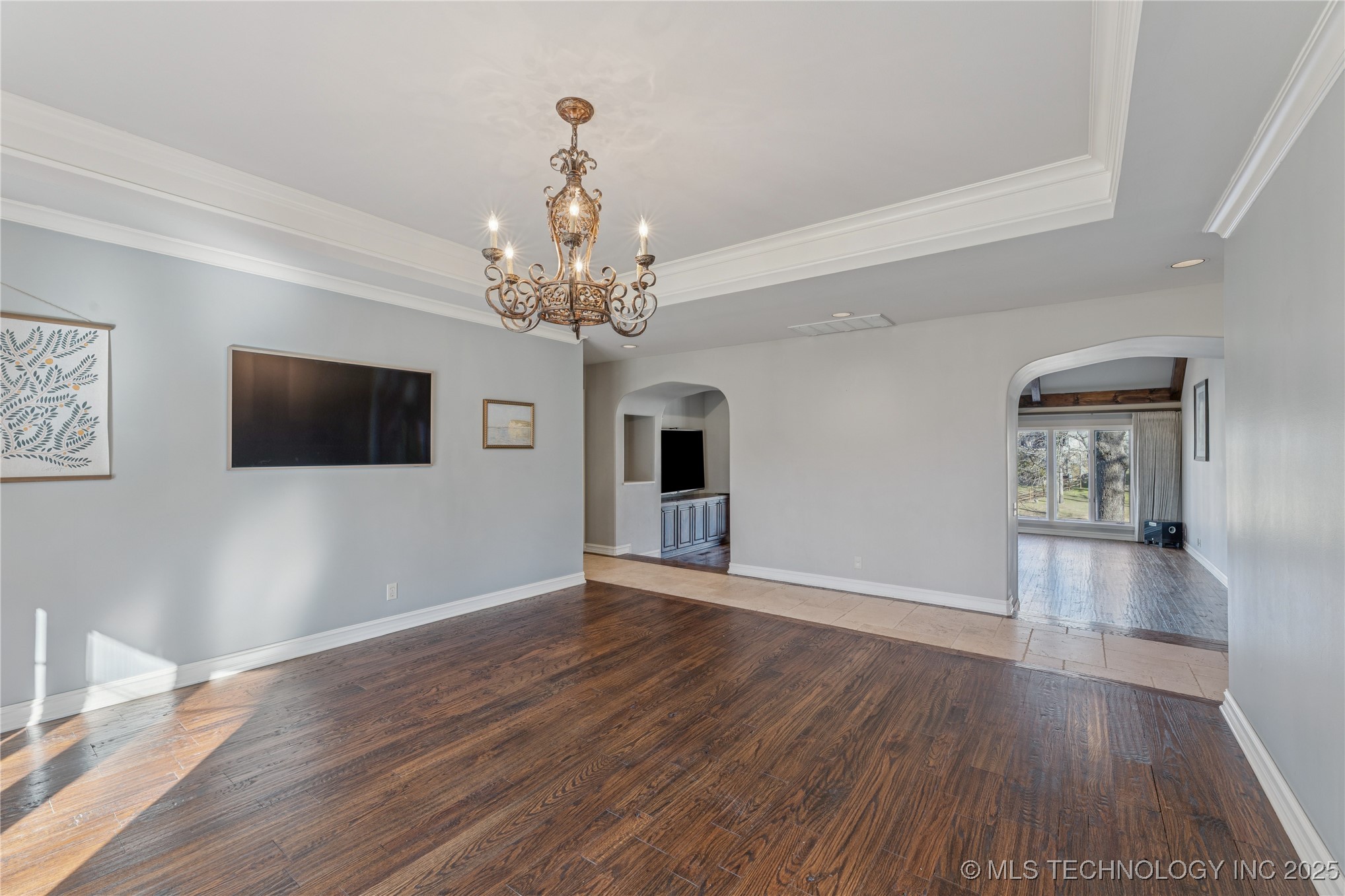 9701 S Richmond Avenue Property Photo 9