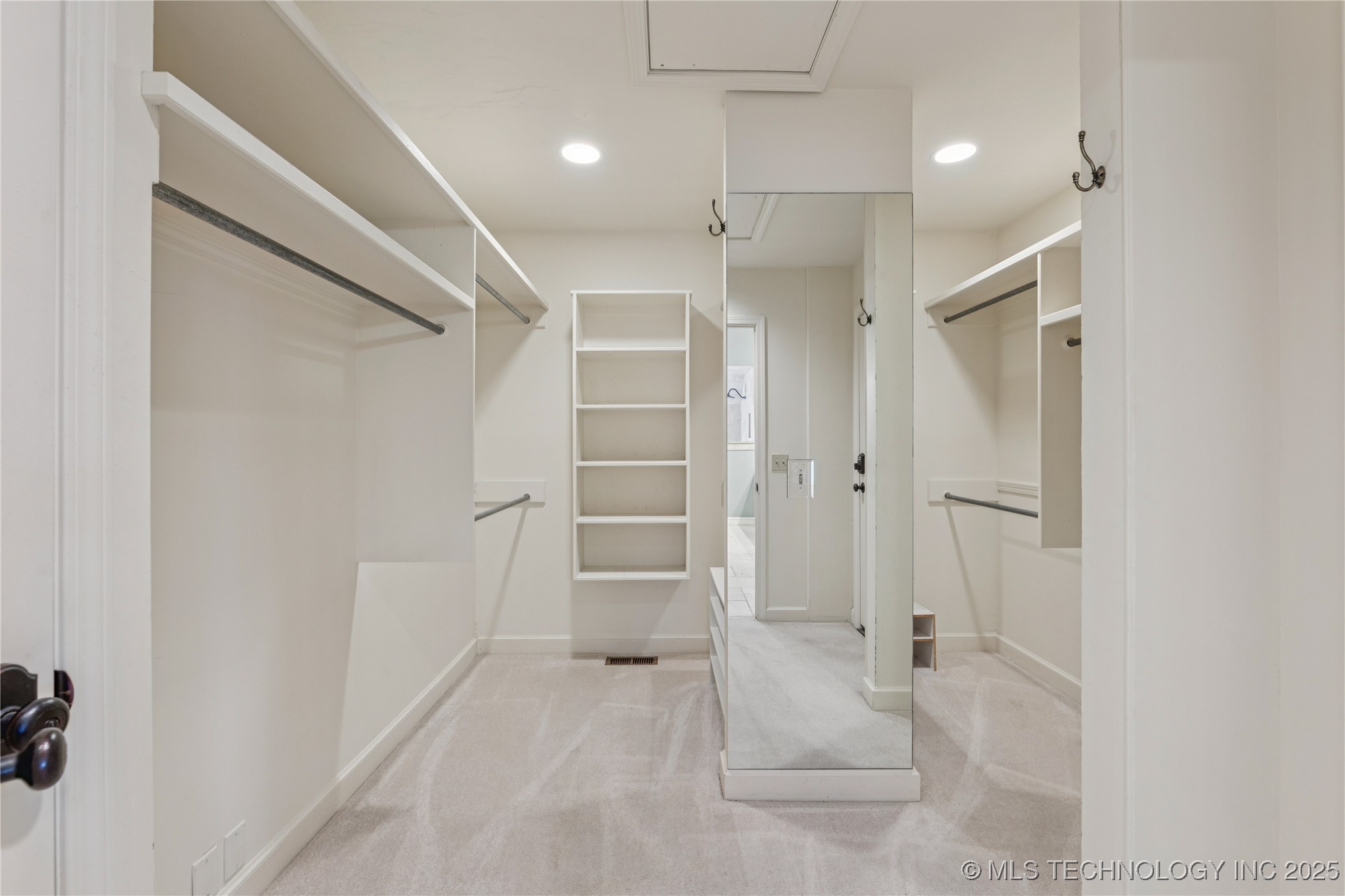 9701 S Richmond Avenue Property Photo 27