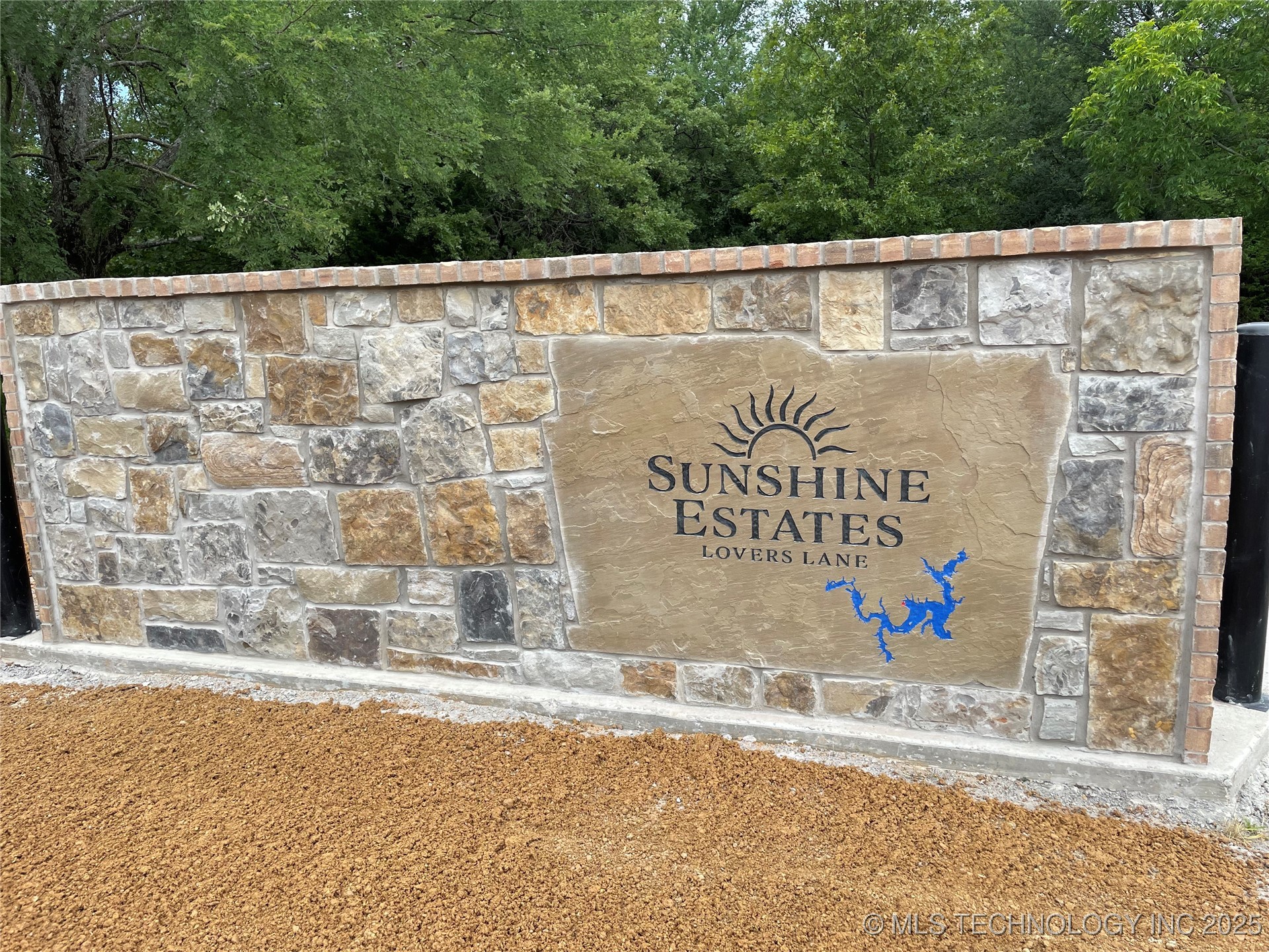 003 Lovers Lane Property Photo 16