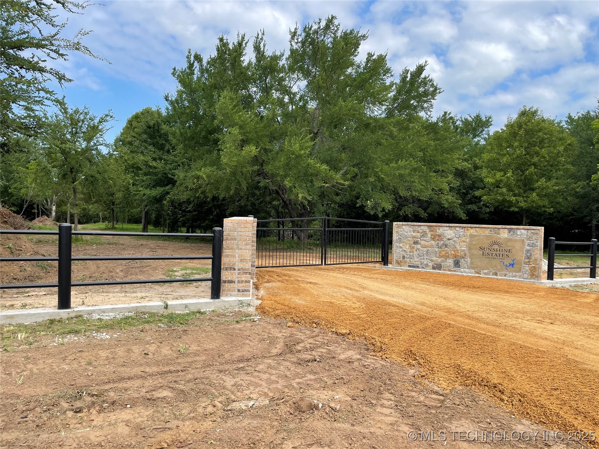 003 Lovers Lane Property Photo 19