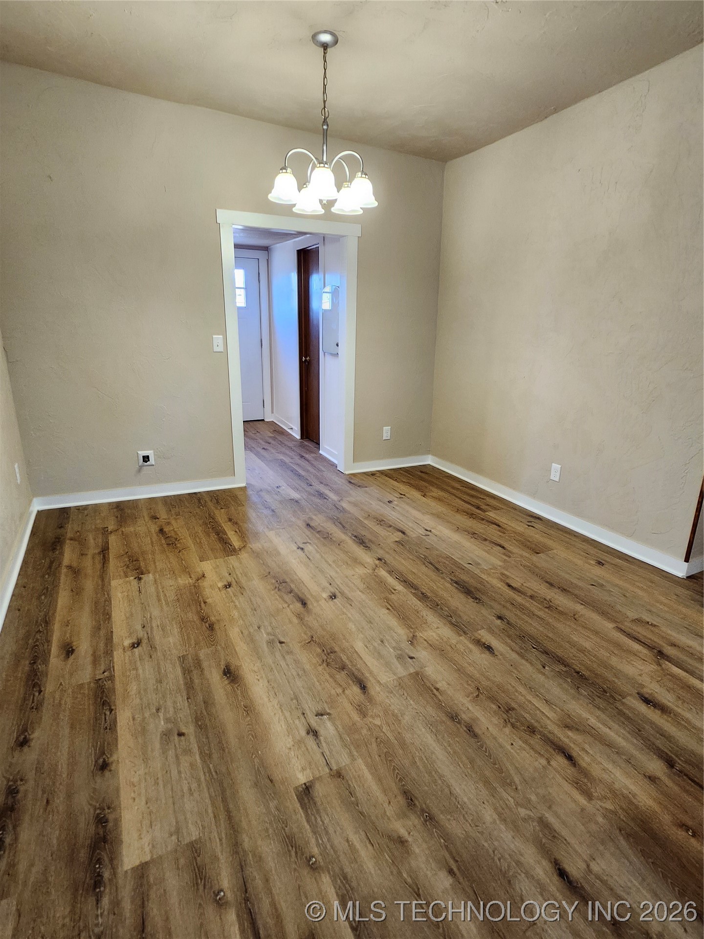 604 N Oak Street Property Photo 7