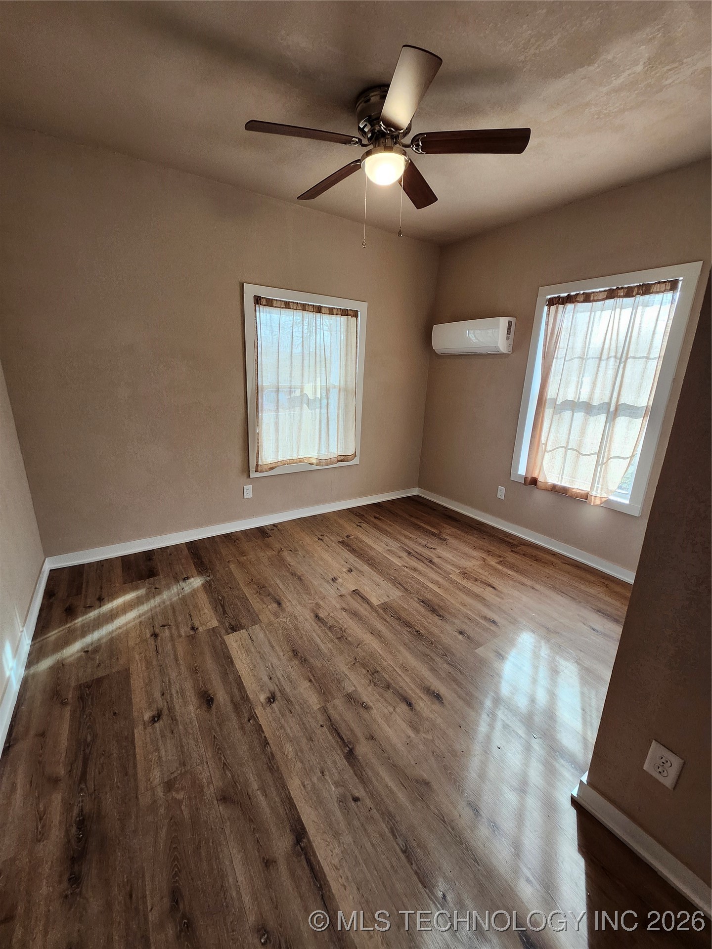 604 N Oak Street Property Photo 12