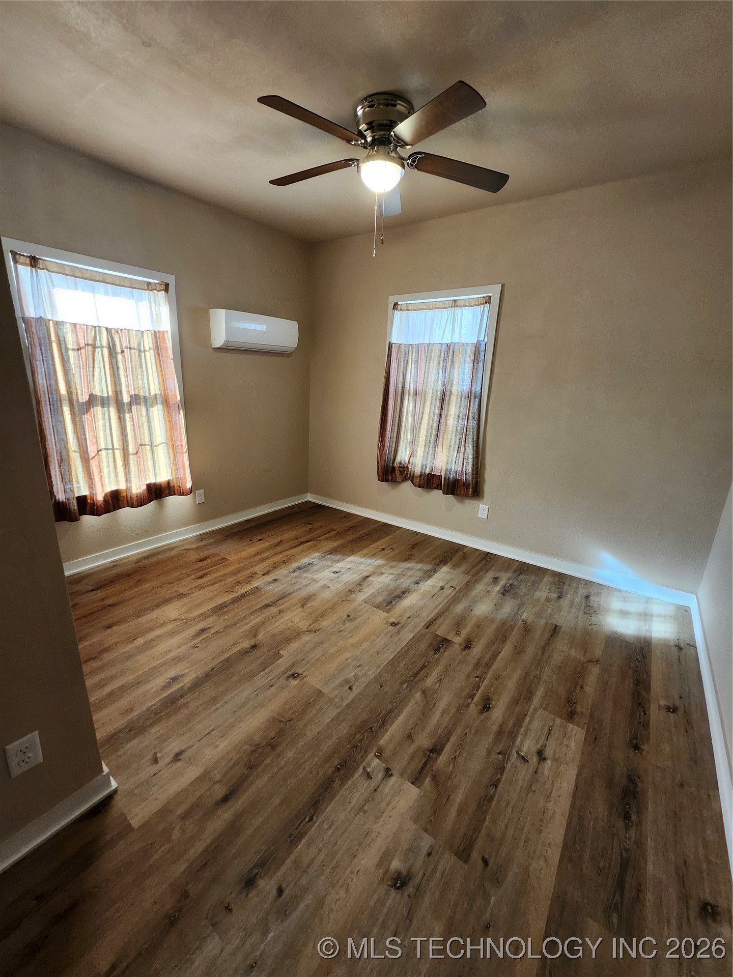 604 N Oak Street Property Photo 14