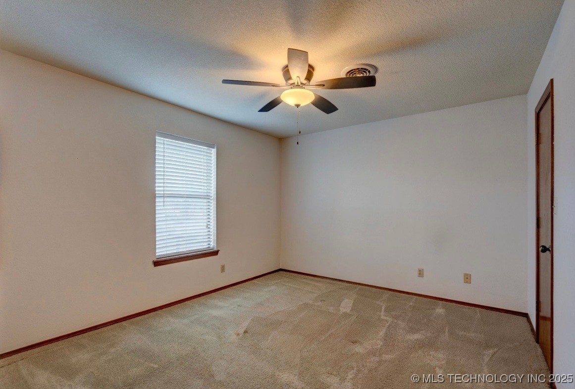 2420 S Elder Avenue Property Photo 17