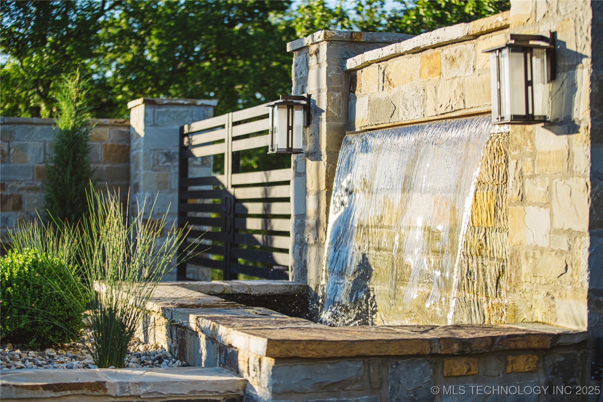 5923 Emberlyn Way Property Photo 5