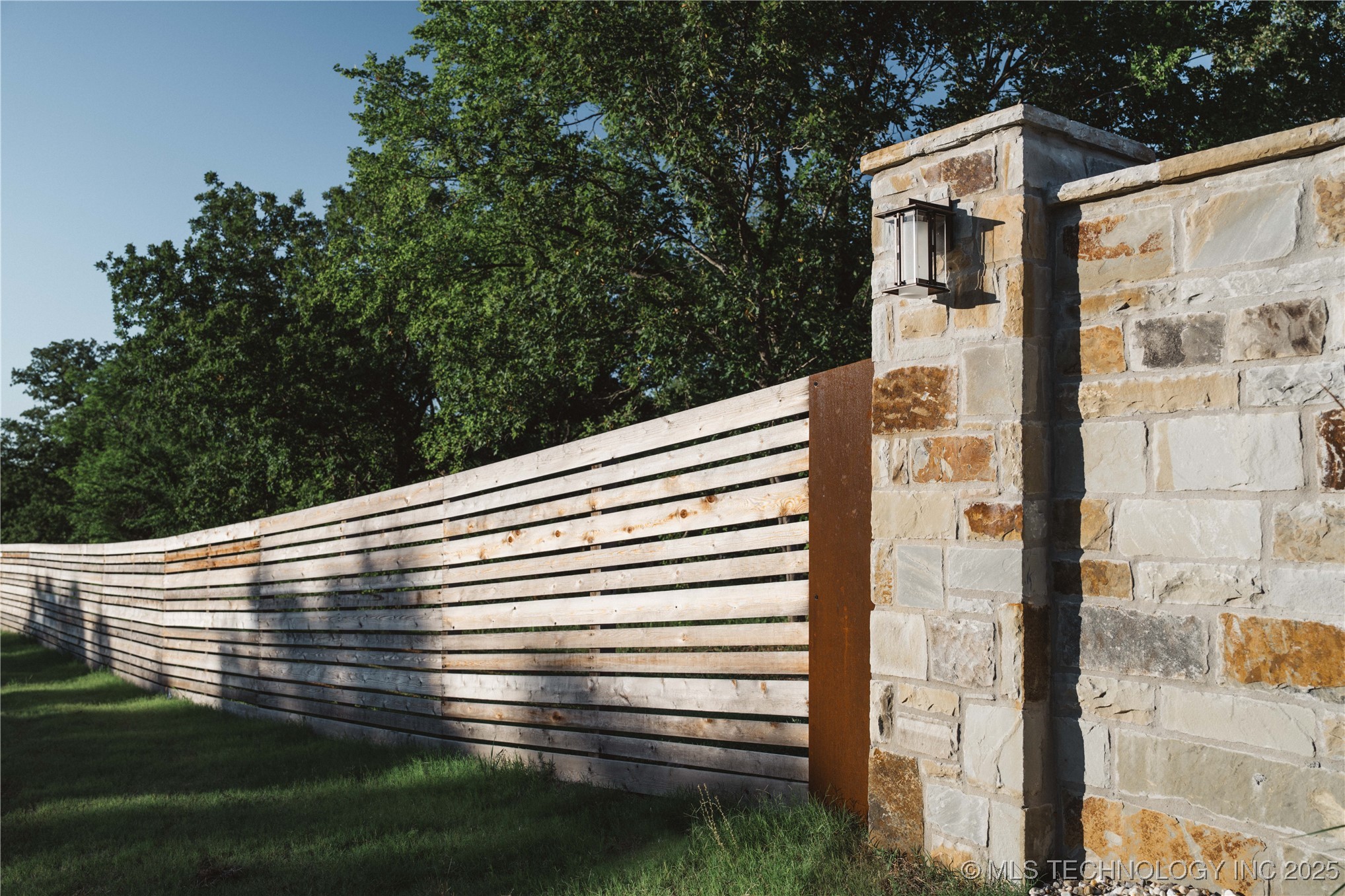 5923 Emberlyn Way Property Photo 6