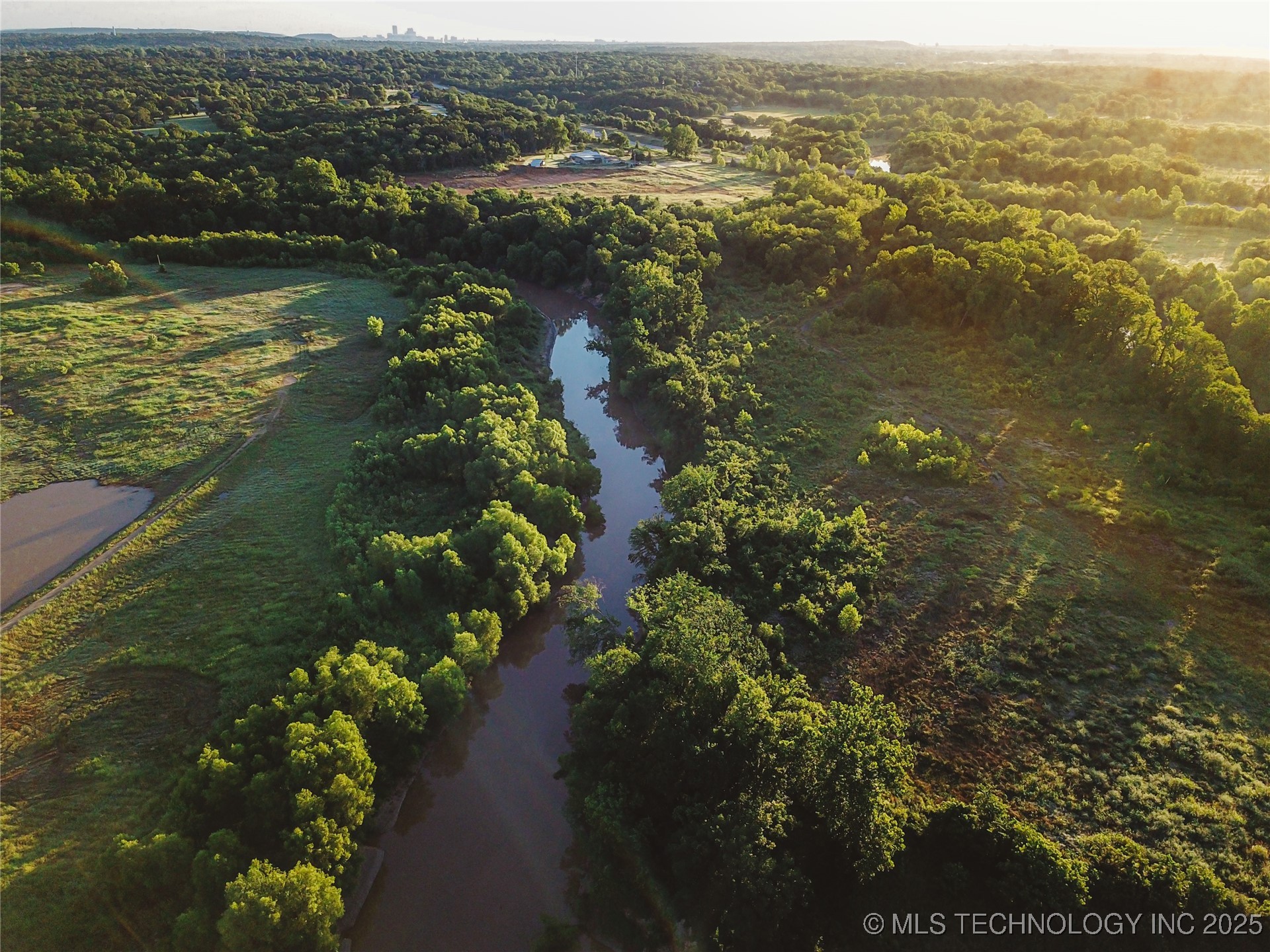 5923 Emberlyn Way Property Photo 7