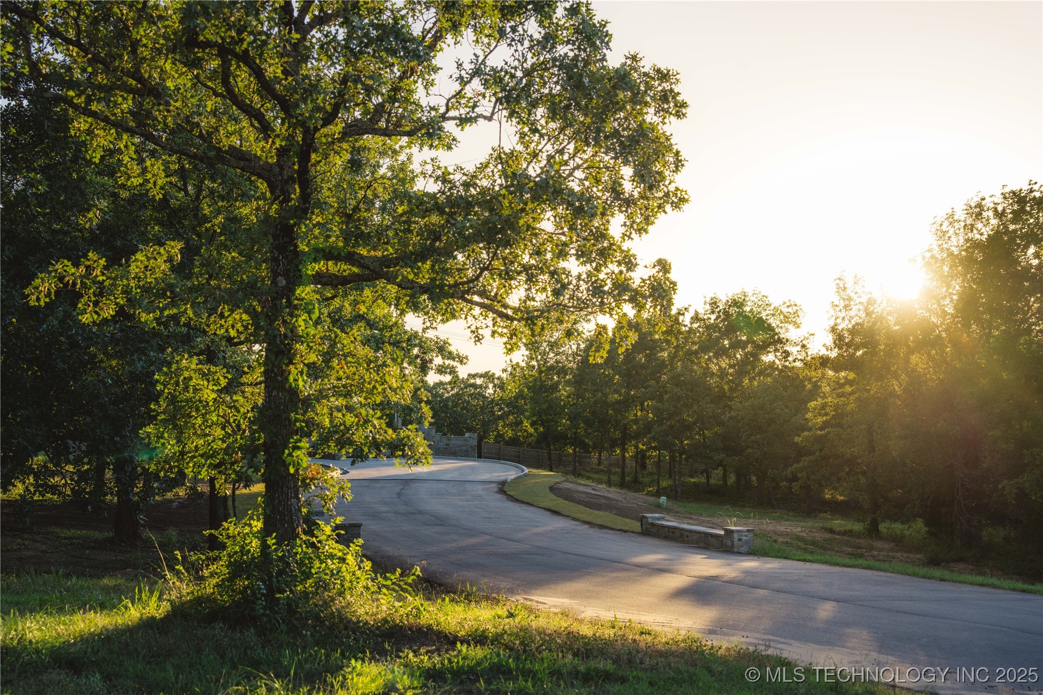 5923 Emberlyn Way Property Photo 9