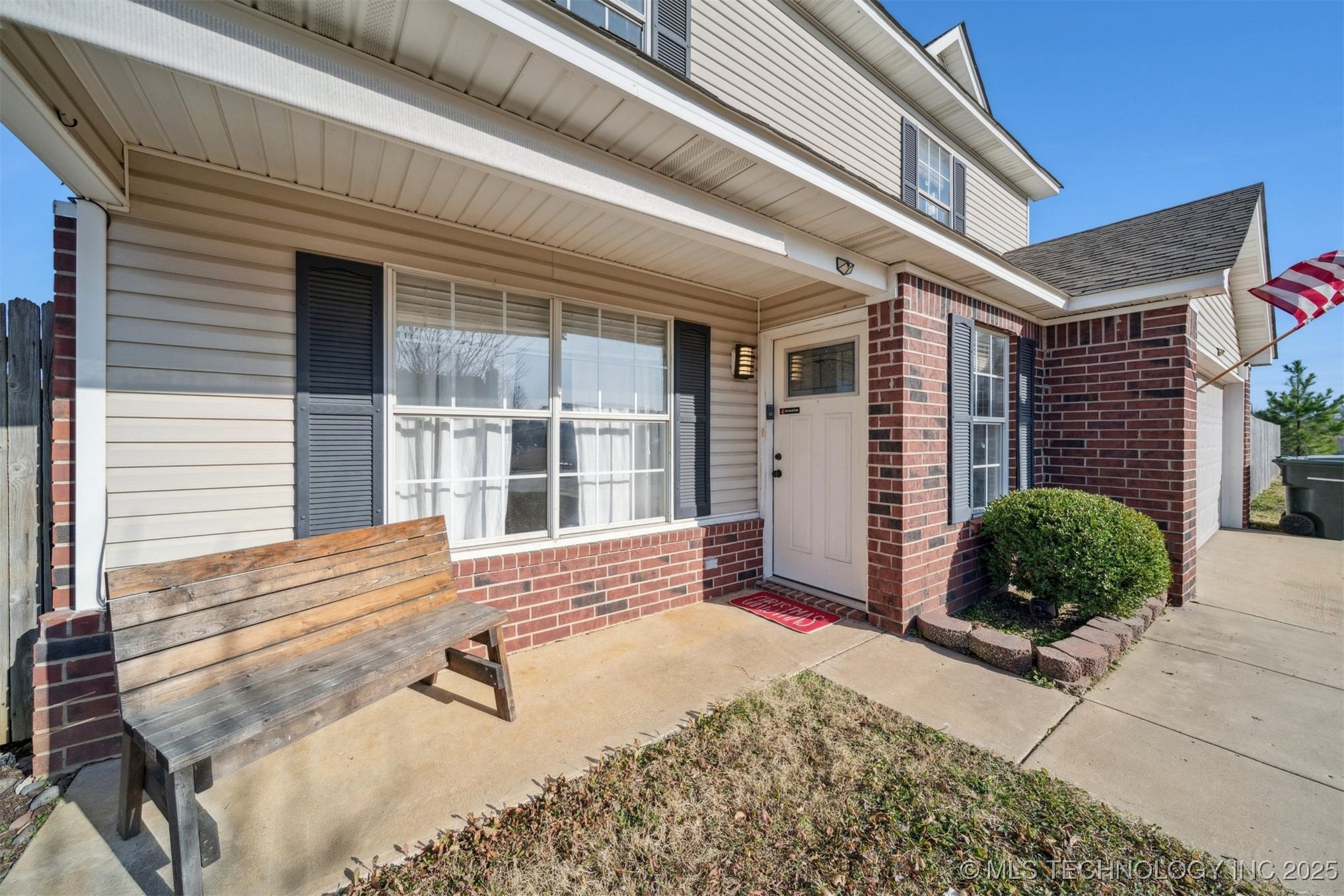 2102 S Missouri Place Property Photo 4