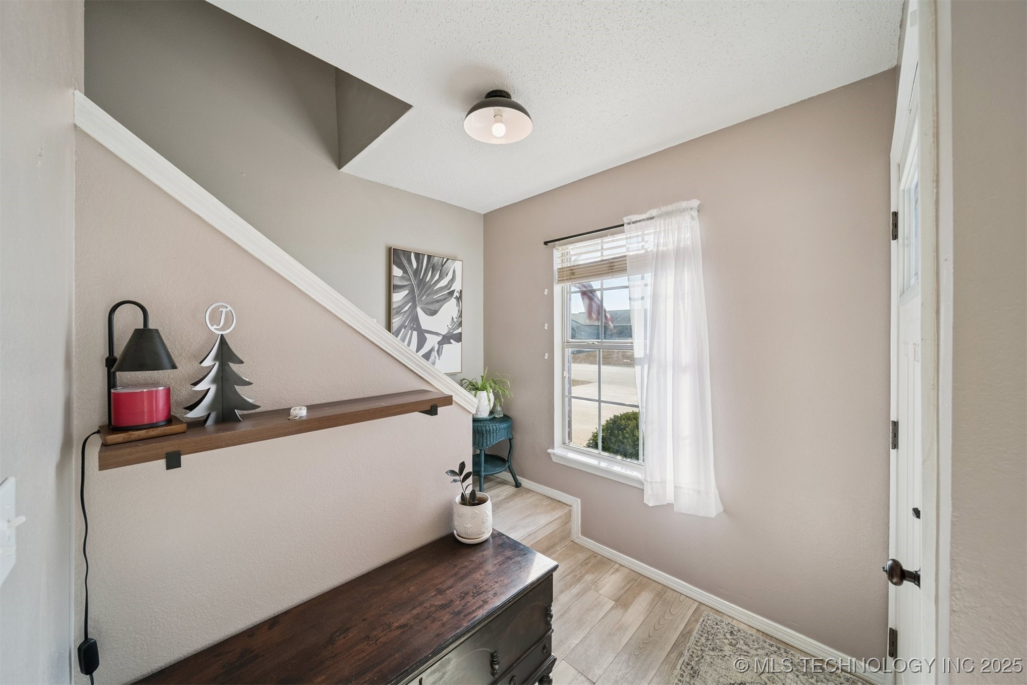 2102 S Missouri Place Property Photo 5