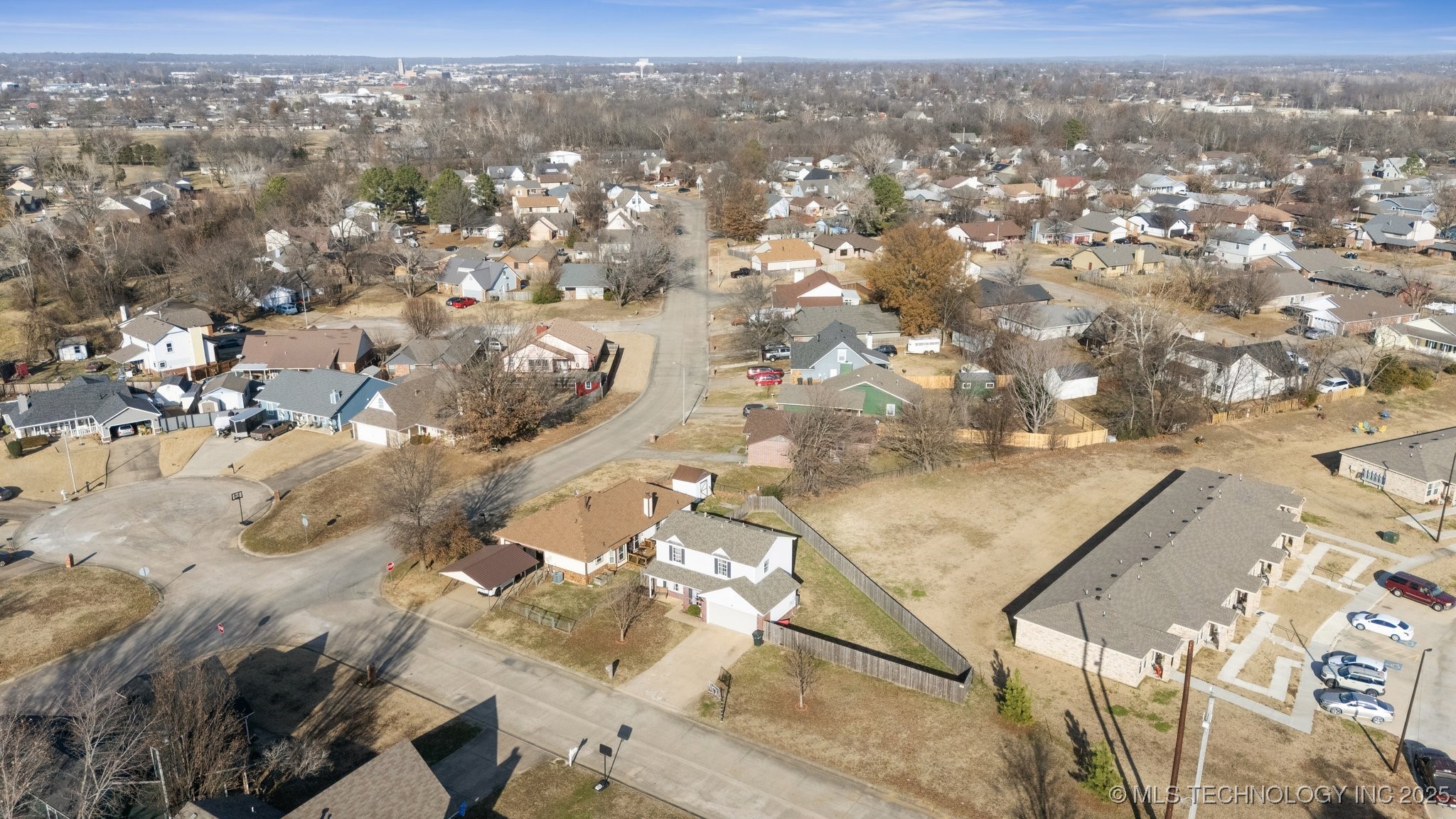 2102 S Missouri Place Property Photo 32