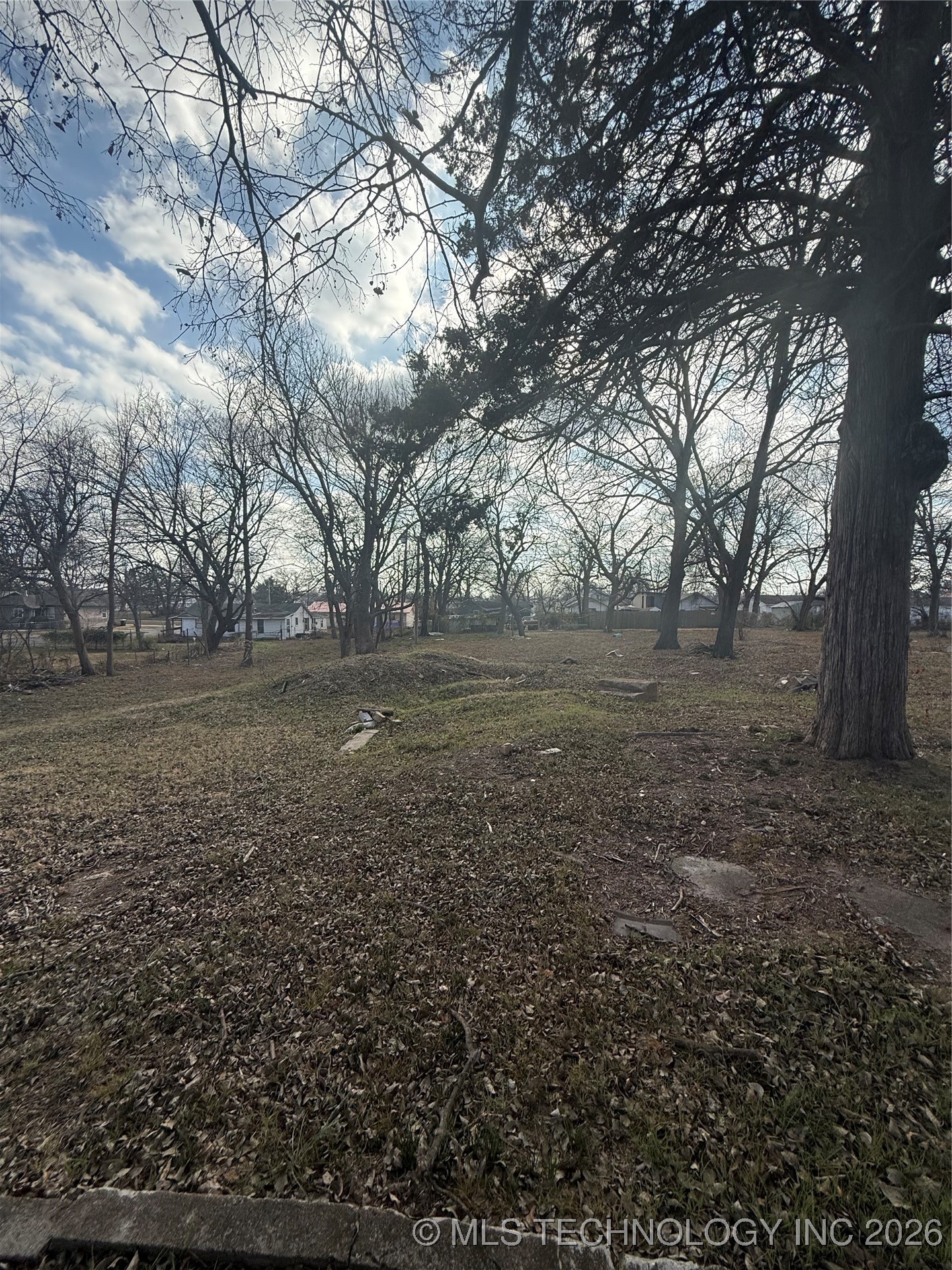 513 W 9th Property Photo 2