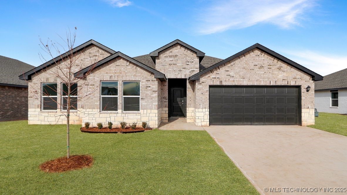 10001 E 135th Street S Property Photo 1