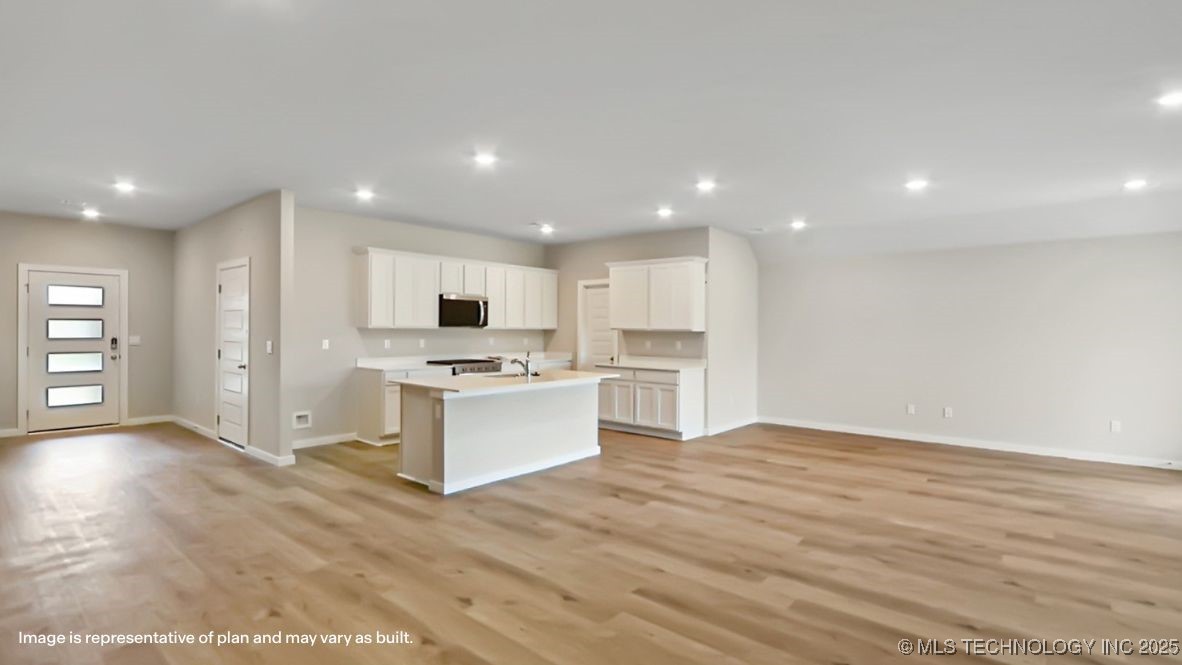 10001 E 135th Street S Property Photo 4