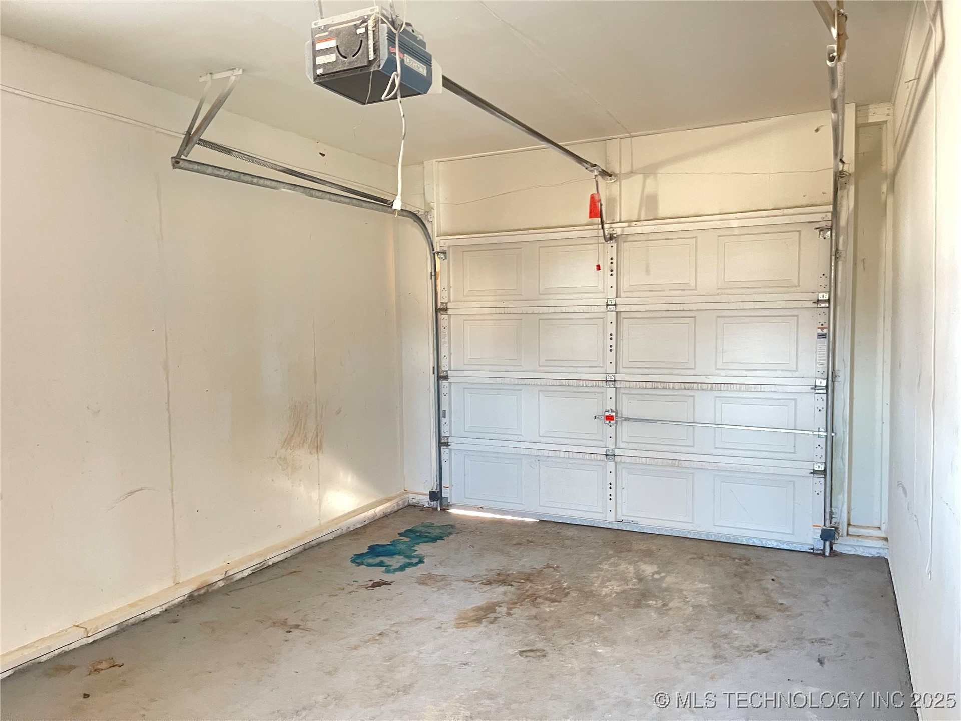 302 Hillcrest Street Property Photo 4