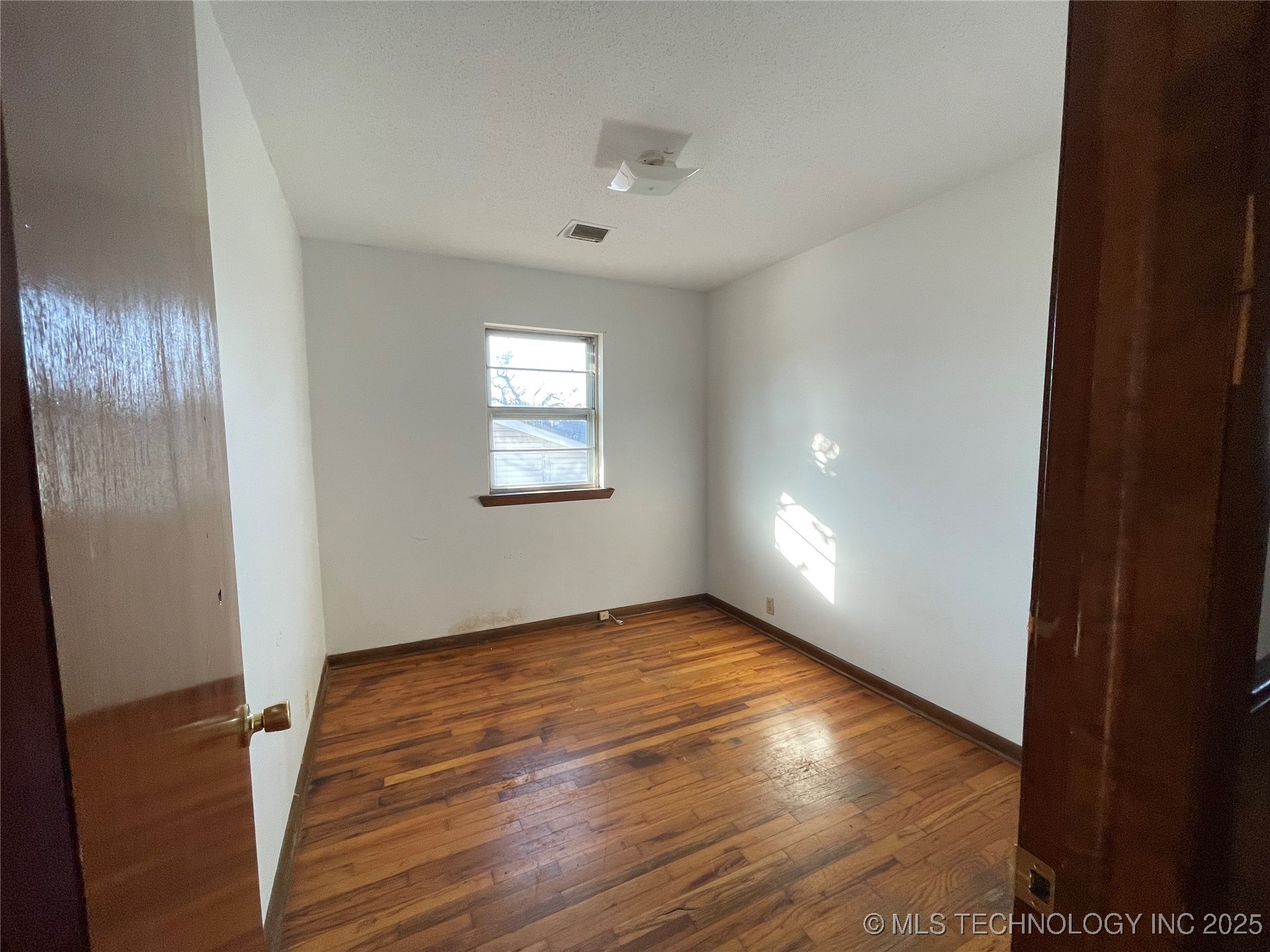 302 Hillcrest Street Property Photo 9