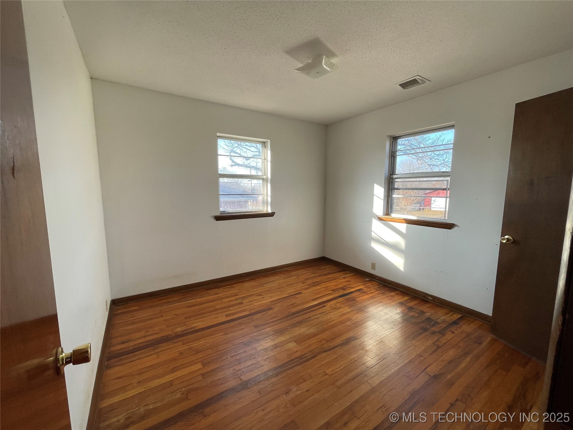 302 Hillcrest Street Property Photo 10