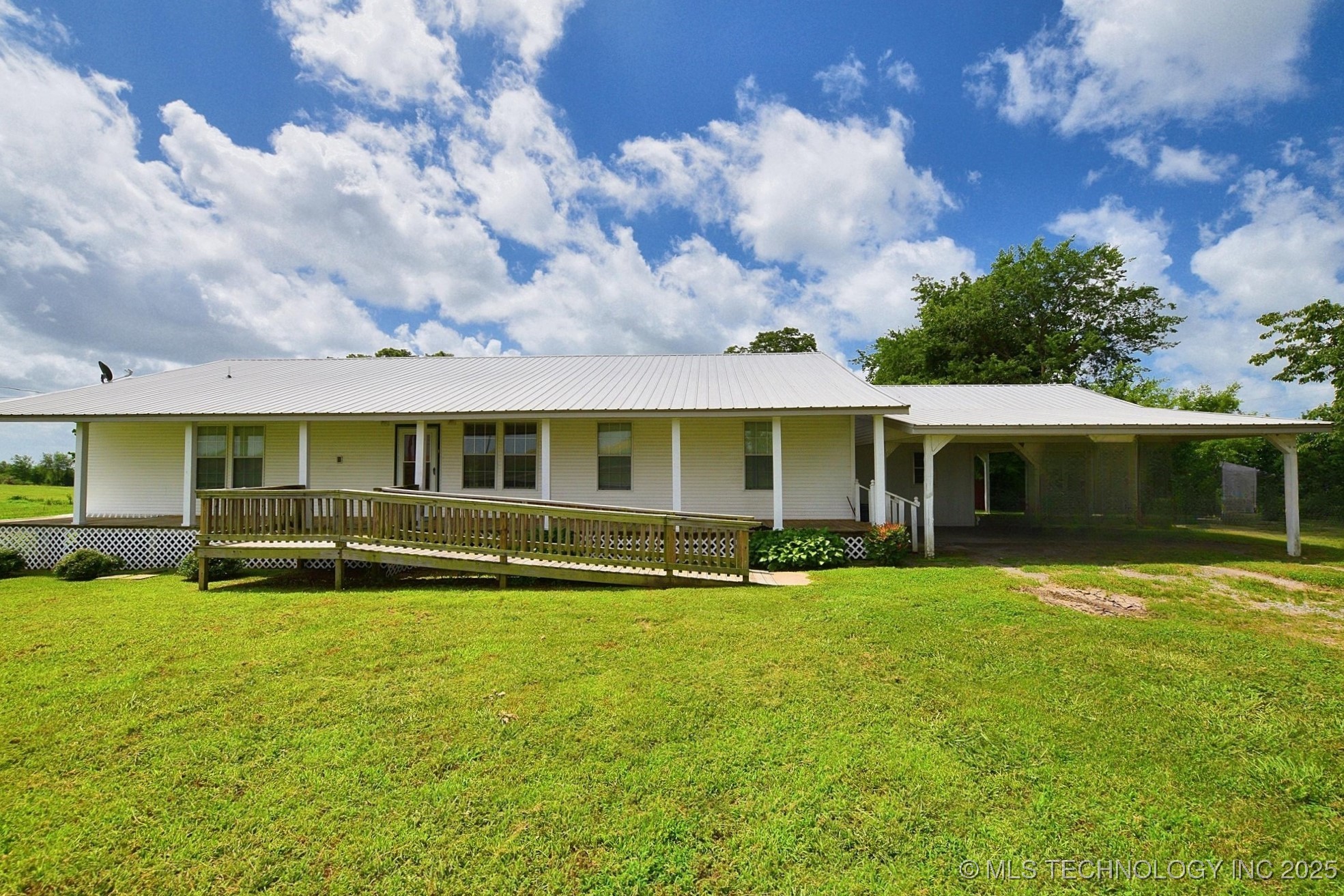 16759 W Burchett Road Property Photo 1