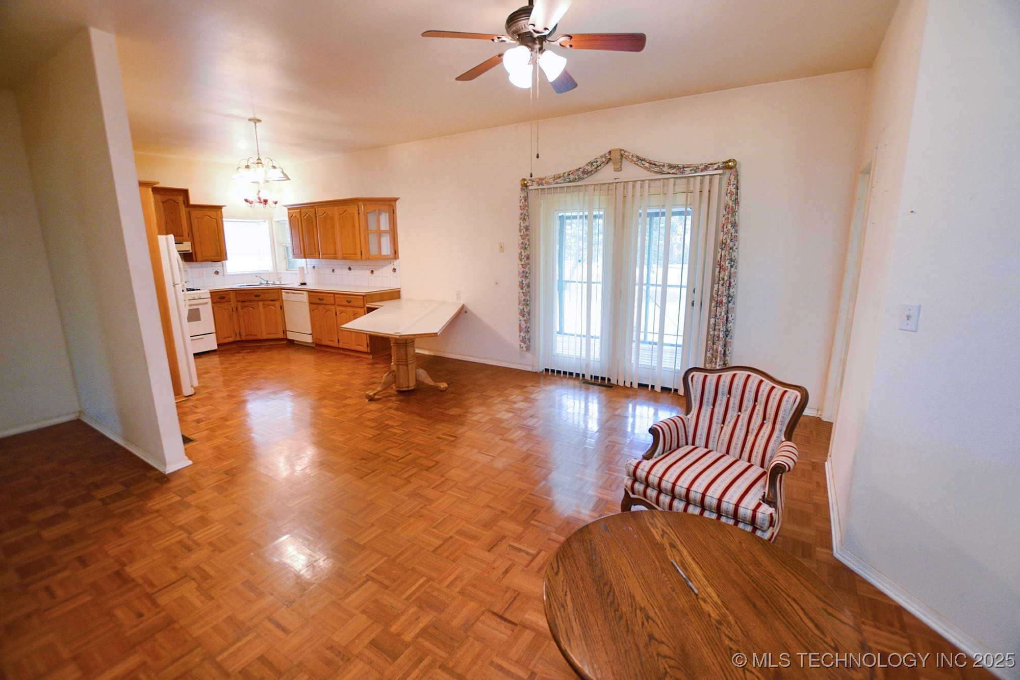 16759 W Burchett Road Property Photo 5