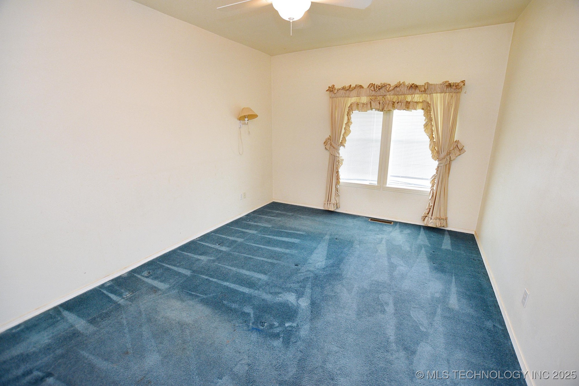 16759 W Burchett Road Property Photo 7