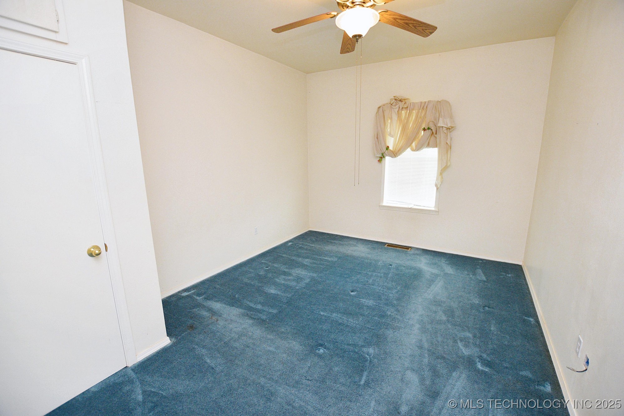 16759 W Burchett Road Property Photo 11