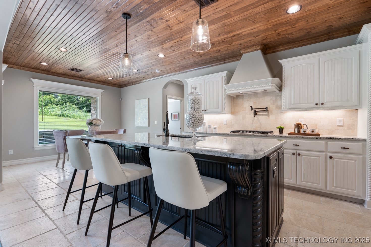 2787 Forest View Drive Property Photo 9