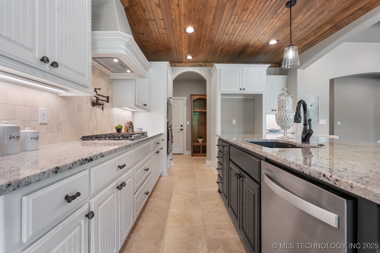 2787 Forest View Drive Property Photo 11