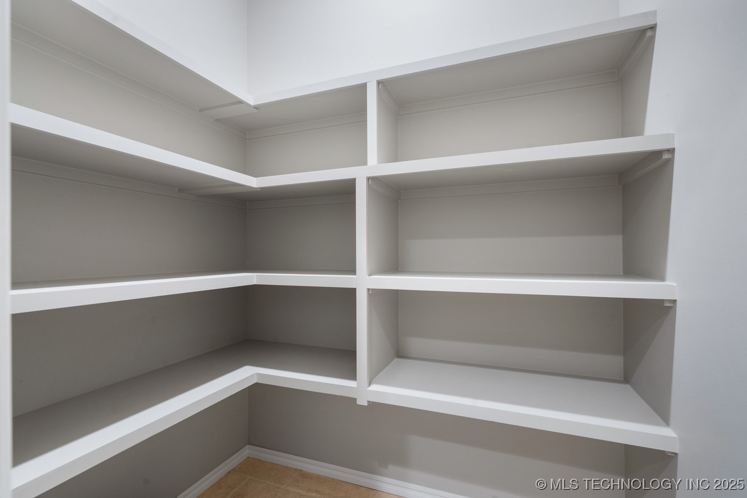 2787 Forest View Drive Property Photo 22