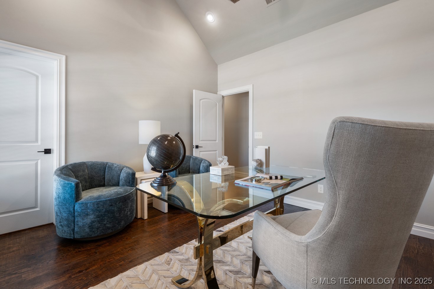 2787 Forest View Drive Property Photo 24