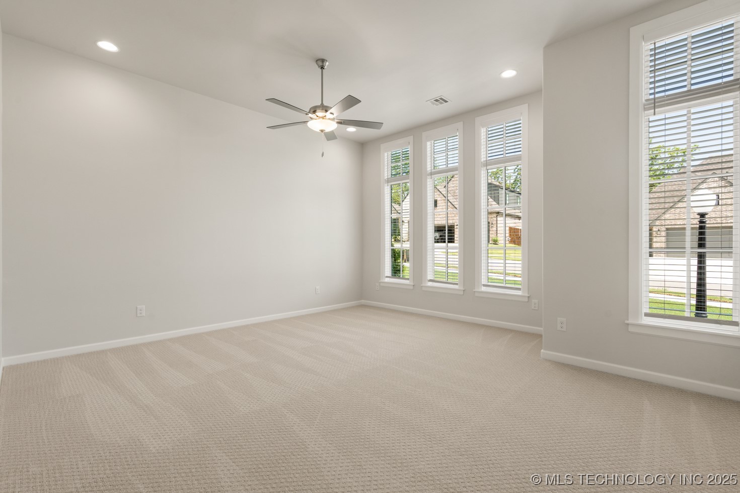 1605 Pinecrest Drive Property Photo 7